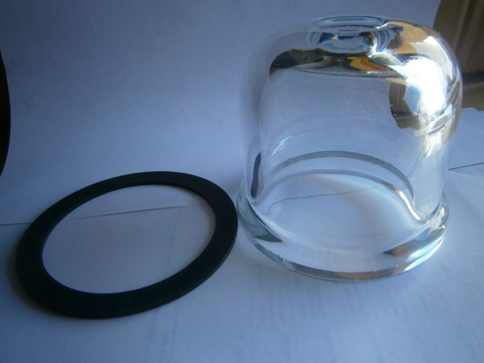 Skleněná baňka s těsněním