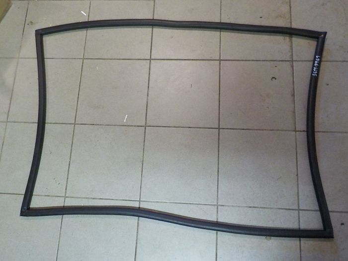 Těsnění čelního skla kabiny Z 4611-7745