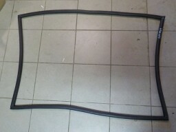 Těsnění čelního skla kabiny Z 4611-7745