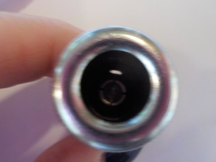 Dvoupólová zásuvka 