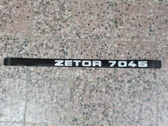 Nápis Zetor 7045 pravý