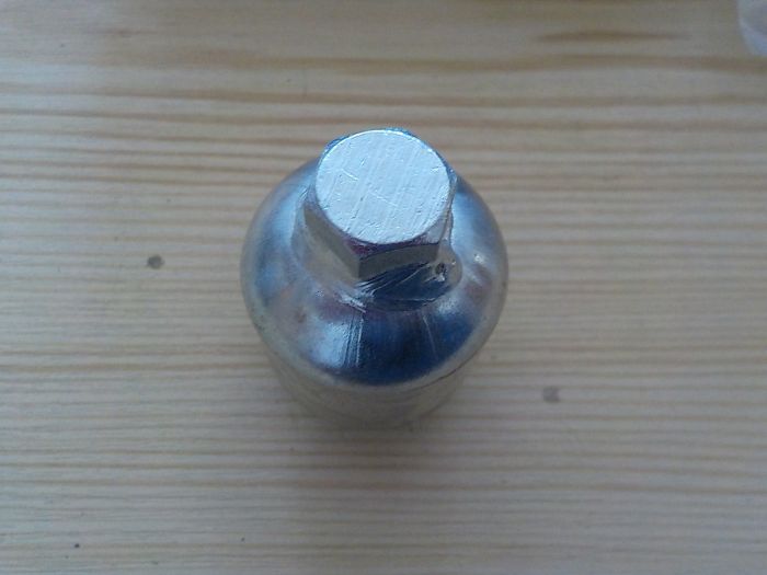 Odvzušňovací ventil reduktoru - závit M14