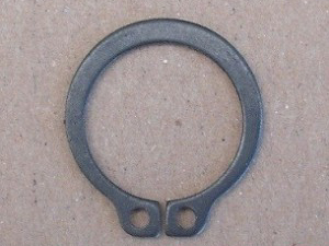 Pojistný kroužek 25 mm vnější 