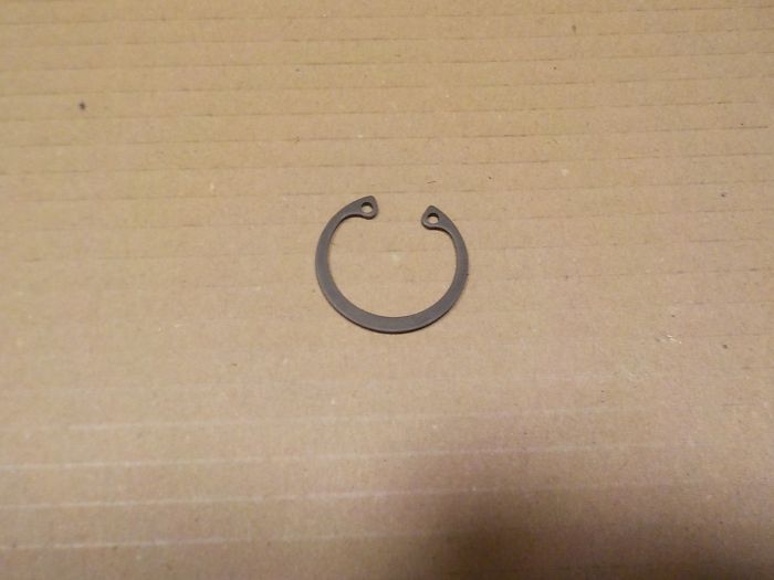 Pojistný kroužek vnitřní 27 mm 