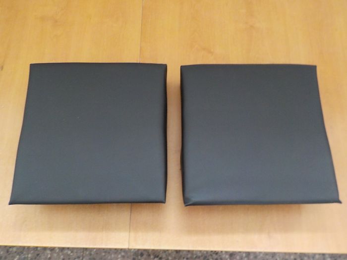 Levé a pravé zadní sedátko