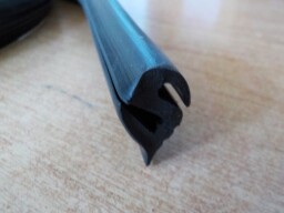 Těsnění zadního horního prostředního skla Z4611-7045