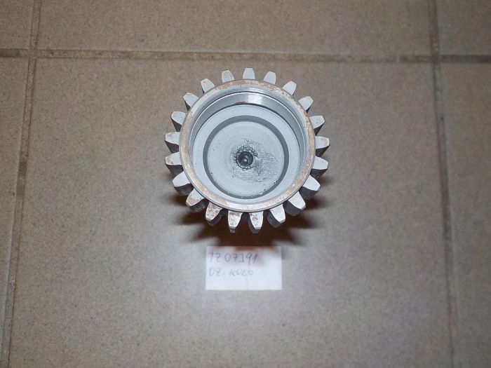 Ozubené kolo s hřídelí