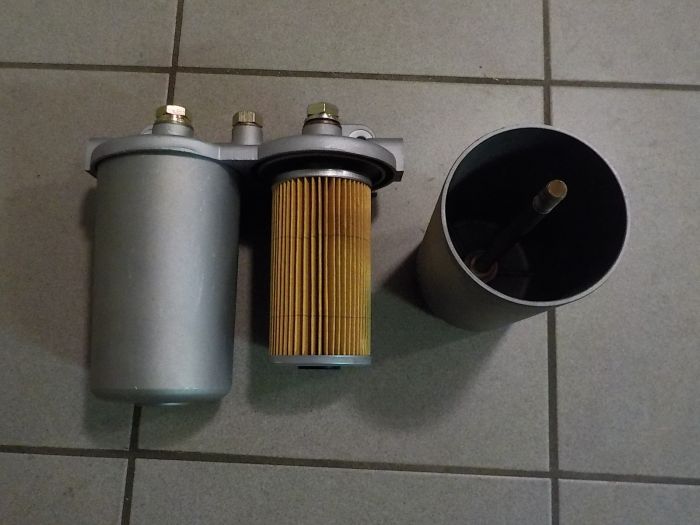 Dvoustupňový čistič paliva s filtry