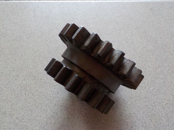 Dvojkolo reverzu 17/22 zubů