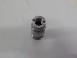 Čep volné páky posilovače řízení