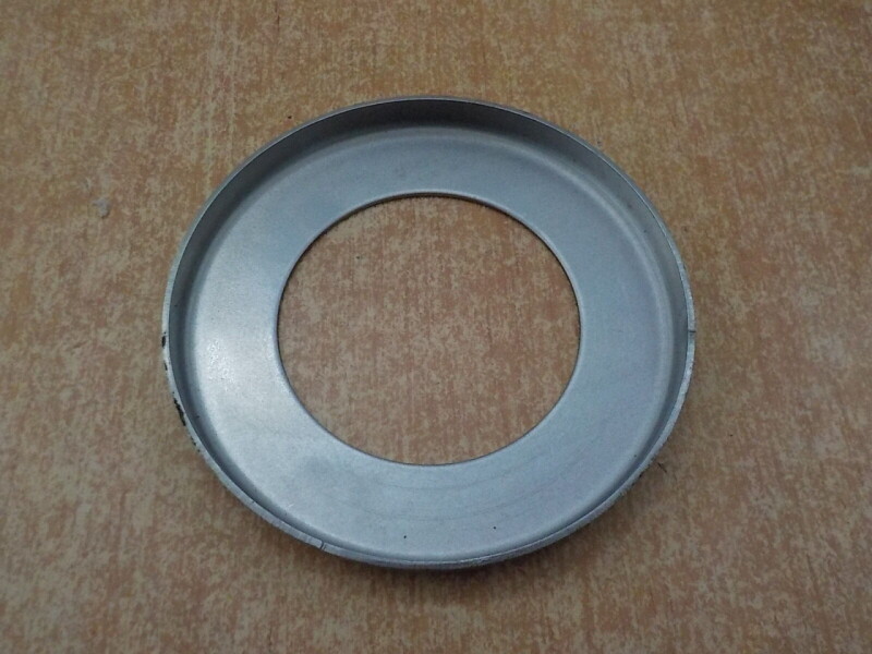 Víčko těsnění náboje