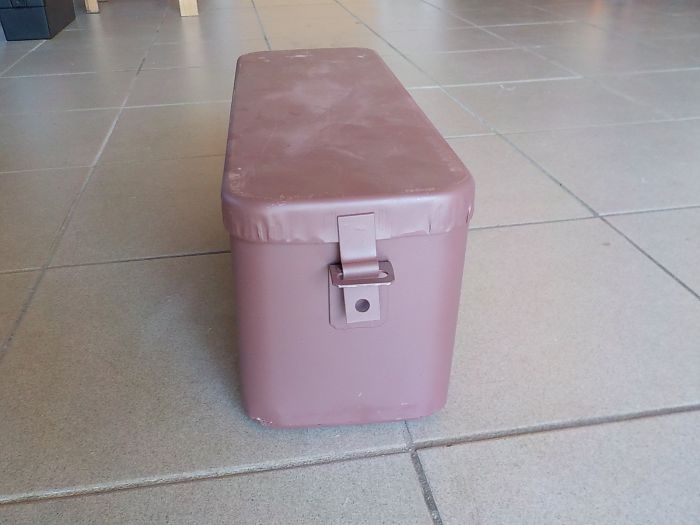 Skříňka na nářadí kovová