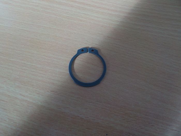 Pojistný kroužek vnější 35 mm