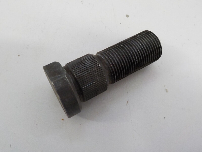 Šroub hřídele a disku kola Z3011