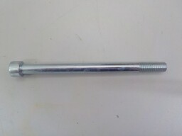 Zajišťovací šroub výměnné koncovky vývodového hřídele