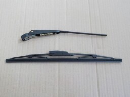 Stěrač s raménkem