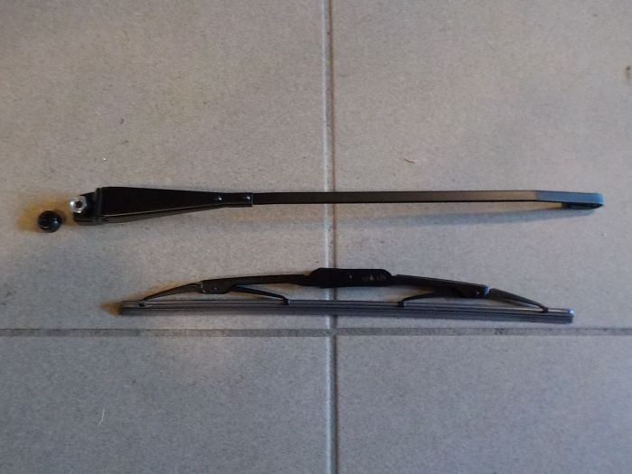 Stěrač s raménkem