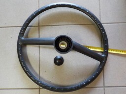 Volant nízký dvouramenný