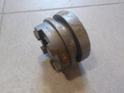 Objímka uzávěrky dovozová