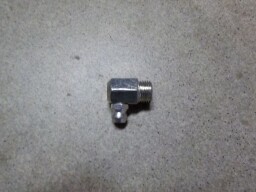 Maznička M10x1 napichovací 90 stupňů 