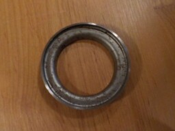 Pojistná vložka hřídele kola