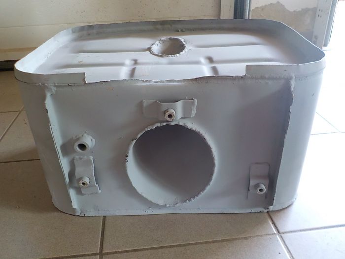 Palivová nádrž bez nalévacího uzávěru