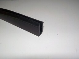 Těsnění zadních bočních a pravého bočního skla - metráž