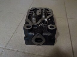 Hlava válce kompletní s ventily univerzal Z4911-7745