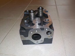 Hlava válce kompletní s ventily univerzal Z4911-7745