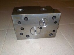 Hlava válce kompletní s ventily univerzal Z4911-7745