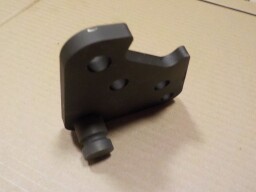 Držák převodné páky pedálu uzávěrky