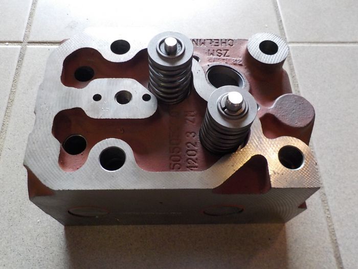 Hlava válce kompletní s ventily