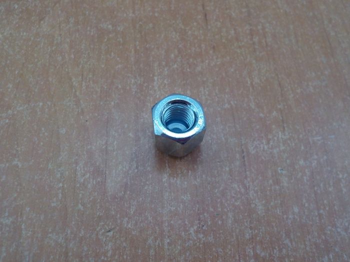 Matice víka (krytu) ventilu M8