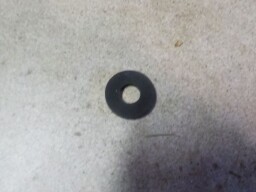 Těsnění pod odběrnou trubku čističe