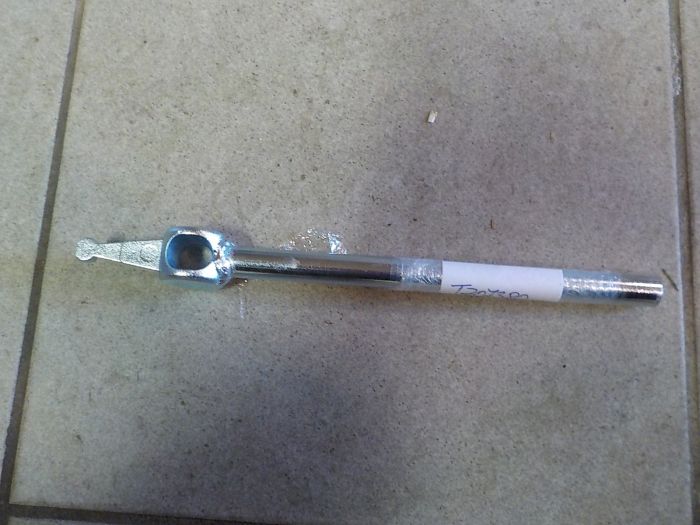 Řadicí páka s vnitřním závitem