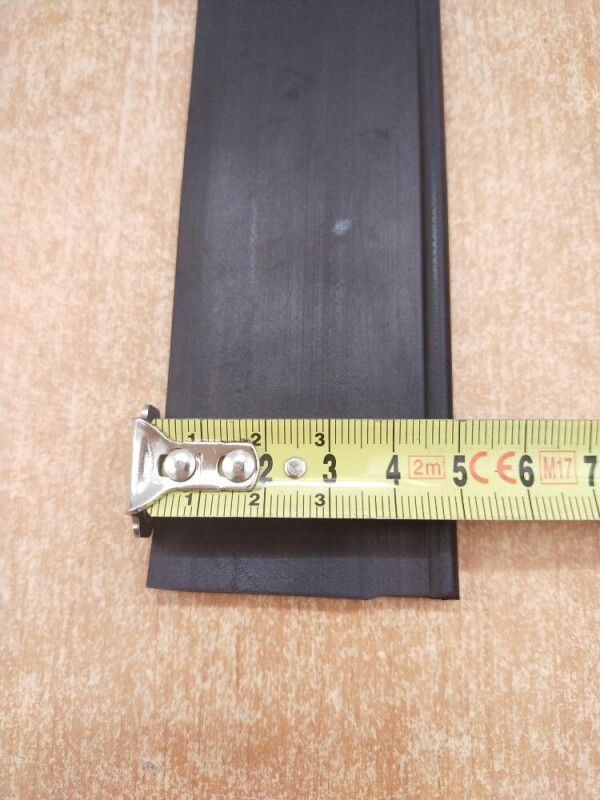 Těsnění na předělovací plech motoru k blatníku