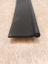 Těsnění mezi blatník a lem blatníku