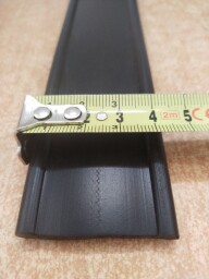 Těsnění mezi kabinu a blatník